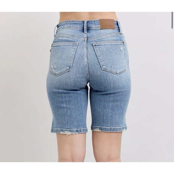 Judy Blue High Waist Vintage Wash Bermuda Denim Short Size 3XL Distressed - Picture 11 of 12